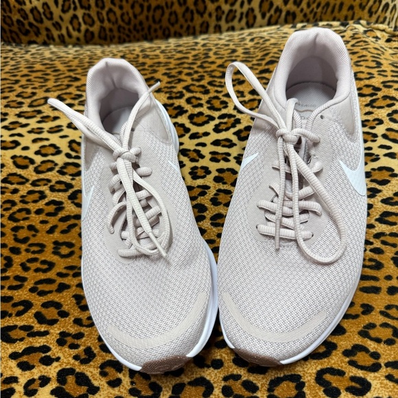 New Nike Cream and White Athletic Shoes with Breathable Mesh and Cushioned Sole - Picture 5 of 5